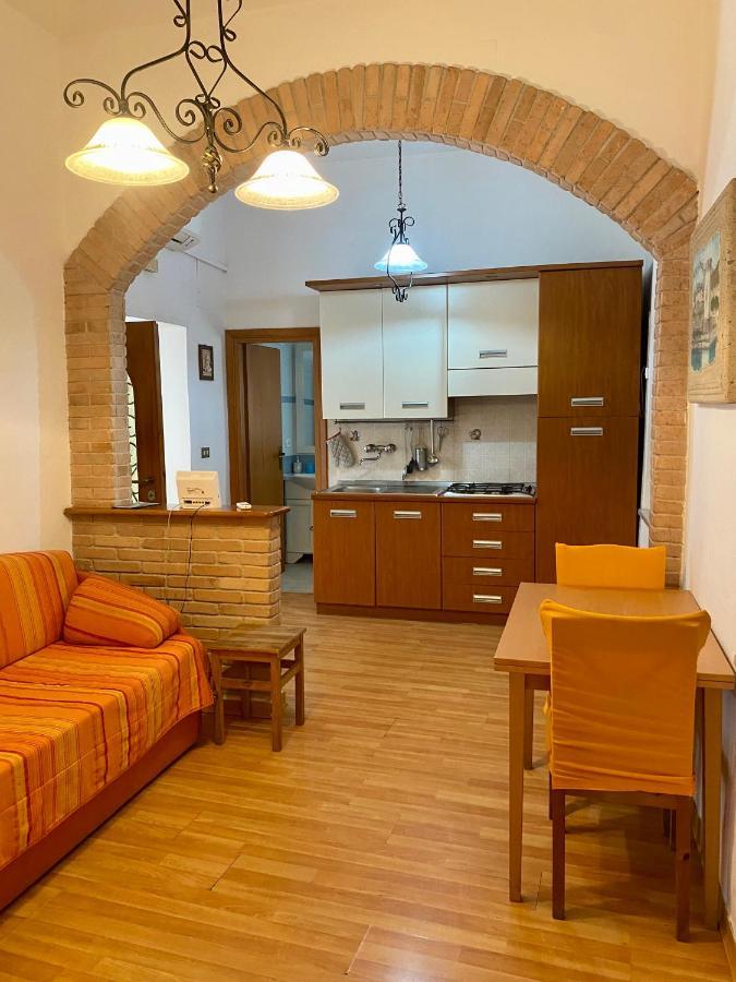 Holiday House Ginevra Formia Buitenkant foto