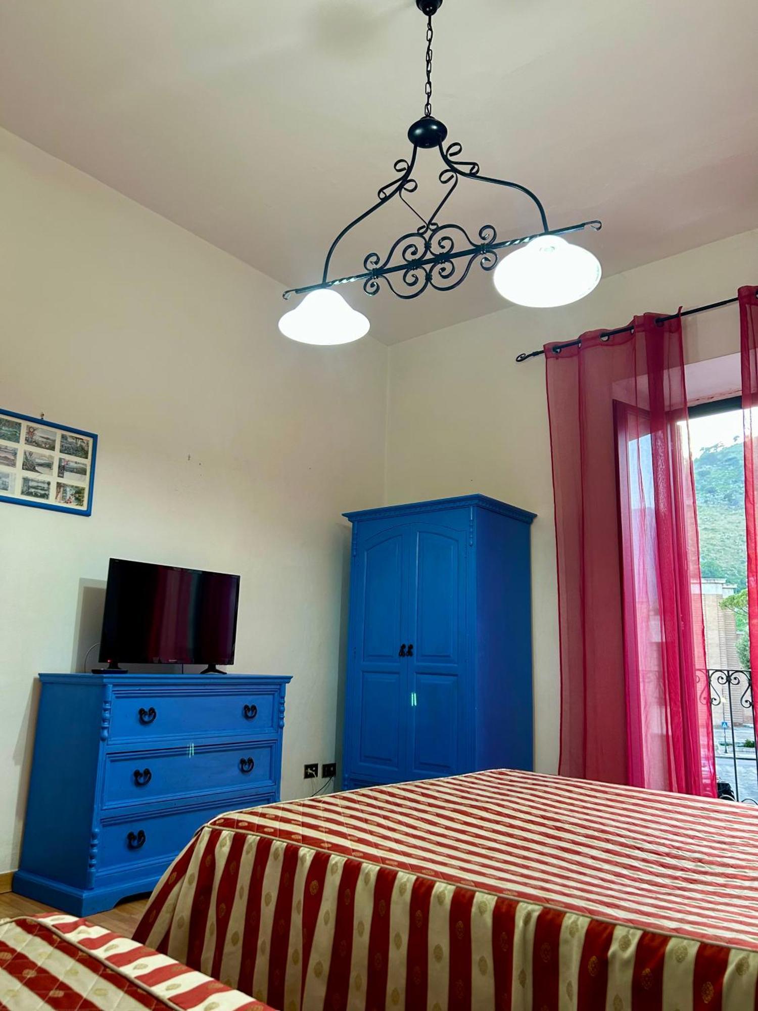 Holiday House Ginevra Formia Buitenkant foto